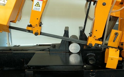 苏仙数控带锯床自动送料精度会出现偏差吗？